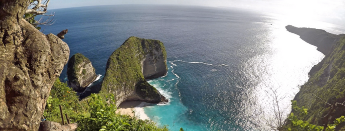 Snorkelling with manta rays in Bali's Nusa Islands