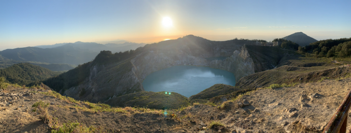 Hiking to watch the world come alive at Kelimutu volcano